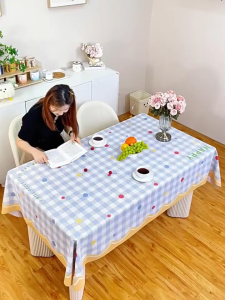 ผ้าปูโต๊ะ กันน้ำและกันเปื้อน ทำความสะอาดง่าย ทำจากวัสดุ PVC เลี้ยงวันเกิดต้องของตกแต่ง