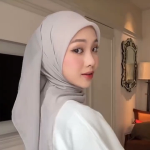 Tudung Bawal Cotton Plain Premium – 45 Bidang Lembut Ringan & Bergaya (Borong Available)