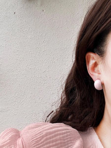 Elegant Pearl Half-Moon Shaped Earrings for Women in Soft White Unique Design Luxury Sensation Stud Earrings Sweet Ear Jewelry