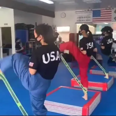 Elastis Power Band Untuk Latihan Kecepatan Tendangan