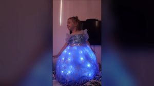 Uporpor Frozen Princess Elsa LED Light Up Dress for Girls Kids Cosplay Party Clothes Snow Queen Carnival Christmas Prom Gown elsa costume with lights dress for kids with light Frozen elsa gown with lights
