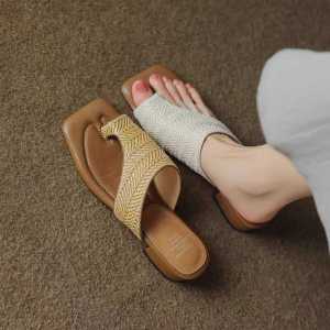 Large Size Slip-On Sandals Womens Size 41 to 43 Wide Foot Fat Summer Outdoor Flat Bottom Roman 2025 New Toe Covering Slippers