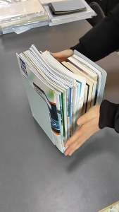 🇸🇬 ReadyStock - 2Pcs/Pack Metal Book stand For desktop book stand student book block large thickened storage rack Book stand / Book organiser / Book shelf 書架擋板