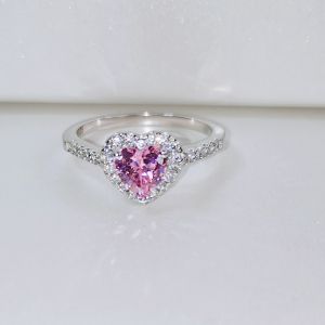 925 Silver Plated 18K White Gold Pink High Carbon Diamond Ring 3EX Cut Work Womens Heart Shaped Engagement Ring Fashion Jewelry