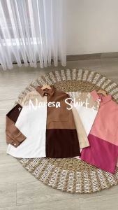 NARESA SHIRT - FLOTTILICIOUS / Kemeja Wanita Kombinasi Two-Tone Kekinian Fashion Outfit Korean Style\\n\\n Apa Itu Kombinasi Desain Keren?\\n\\nKombinasi desain keren adalah penggabungan dua atau lebih elemen desain yang berbeda untuk menciptakan hasil akhir yang unik dan menarik. Dalam konteks fashion, kombinasi desain keren dapat membantu memperbarui penampilan dan memberikan sentuhan personal yang menonjolkan kepribadian pemakainya.\\n\\n Mengapa Kombinasi Desain Keren Penting untuk Fashion?\\n\\nKombinasi desain keren sangat penting dalam fashion karena dapat membantu Anda menciptakan gaya yang unik dan berbeda. Hal ini dapat memberi kesan positif pada orang lain dan meningkatkan rasa percaya diri Anda. Selain itu, kombinasi desain keren juga dapat membantu Anda mengekspresikan kepribadian dan selera Anda dalam berpakaian.\\n\\n Contoh Desain Keren pada NARESA SHIRT\\n\\nNARESA SHIRT adalah contoh sempurna dari kombinasi desain keren dalam fashion. Kemeja wanita two-tone ini memiliki warna yang kontras dan elegan, membuatnya menjadi pilihan yang sempurna untuk penampilan yang menarik dan modern.\\n\\n Mengenal NARESA SHIRT Kekinian\\n\\nNARESA SHIRT adalah kemeja wanita two-tone yang menggabungkan dua warna yang berbeda dalam satu kemeja. Kemeja ini dirancang dengan gaya Korean style yang trendi dan kekinian, menjadikannya pilihan yang sempurna untuk penampilan sehari-hari.\\n\\n Kelebihan NARESA SHIRT dalam Fashion Outfit Korean Style\\n\\nNARESA SHIRT memiliki beberapa kelebihan dalam fashion outfit Korean style. Pertama, kombinasi dua warna yang kontras membuatnya menjadi fokus utama dalam penampilan Anda. Kedua, gaya Korean style yang trendi dan kekinian menjadikannya pilihan yang sempurna untuk penampilan sehari-hari. Ketiga, kemeja ini sangat mudah dipadukan dengan berbagai jenis pakaian, membuatnya menjadi pilihan yang fleksibel.\\n\\n Bagaimana Cara Menggunakan NARESA SHIRT dalam Penampilan Sehari-hari?\\n\\nNARESA SHIRT sangat mudah digunakan dalam penampilan sehari-hari. Anda dapat memadukan kemeja ini dengan celana jeans, rok pendek, atau celana panjang. Selain itu, Anda juga dapat menambahkan aksesori seperti anting, gelang, atau kalung untuk menambah kesan feminin dan elegan pada penampilan Anda.\\n\\n Kualitas Bahan Nyaman pada NARESA SHIRT\\n\\nKualitas bahan adalah faktor penting dalam pemilihan kemeja wanita. Bahan yang berkualitas baik dapat memberikan kenyamanan dan daya tahan yang lebih baik.\\n\\n Mengapa Kualitas Bahan Penting dalam Pemilihan Kemeja Wanita?\\n\\nKualitas bahan sangat penting dalam pemilihan kemeja wanita karena dapat mempengaruhi kenyamanan dan daya tahan kemeja tersebut. Bahan yang berkualitas baik dapat memberikan kenyamanan saat dipakai dan lebih tahan lama dibandingkan dengan bahan yang berkualitas rendah.\\n\\n Keunggulan Kualitas Bahan pada NARESA SHIRT\\n\\nNARESA SHIRT menggunakan bahan yang berkualitas baik, seperti katun dan polyester. Bahan ini memiliki sifat yang lembut dan nyaman, serta mudah dicuci dan diawetkan. Selain itu, bahan ini juga memiliki daya tahan yang baik, sehingga NARESA SHIRT dapat digunakan dalam jangka waktu yang lama.\\n\\n Tips Merawat Kemeja Wanita dengan Kualitas Bahan yang Baik\\n\\nUntuk merawat kemeja wanita dengan kualitas bahan yang baik, Anda dapat mengikuti beberapa tips berikut: \\n\\n* Cuci kemeja dengan air dingin dan deterjen yang cocok untuk bahan tersebut.\\n* Jangan mencuci kemeja dengan mesin cuci, karena dapat merusak bahan kemeja.\\n* Setrika kemeja dengan suhu yang sesuai dengan bahan kemeja.\\n* Simpan kemeja di tempat yang kering dan aman dari serangga.\\n\\nDengan mengikuti tips ini, Anda dapat menjaga kualitas bahan kemeja Anda agar tetap terjaga dan tahan lama.\"
