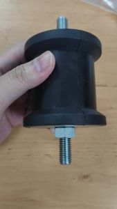 ยางกันสั่น NBR ทนน้ำมัน ขนาดใหญ่ สกรู 2 ด้าน M12 ยางสูง 78 มม. OD 80 มม. สกรูยาวด้านละ 35 มม. ลดแรงสั่นสะเทือน รับน้ำหนักได้ 500 กก