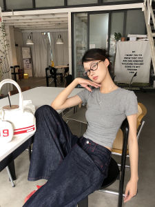 Shoulder Fit Short Style High End Uncommon Tee