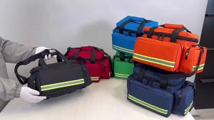 Outdoor Emergency Medical First Aid Kits Multifunctional Rescue Medical Bag Oxford Cloth Community Service Doctor