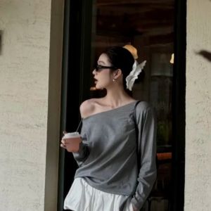 JUENONG | Stylish Petite Set T-Shirt Skirt