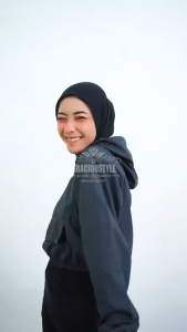 Jaket Hoodie Wanita Sporty Ringan untuk Running dan Yoga - Berbagai Warna