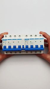 1PCS 4P 4P สวิตช์โอนด้วยตนเอง MTS Dual Power Interlock Circuit Breaker 400V AC 6A-63A 50Hz ATS Dain Rail