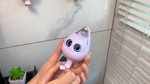 BOSSLU Gantungan Kunci Dengan Motif Karakter Mata Berkedip Gantungan Tas Baju Kait Unik Serbaguna