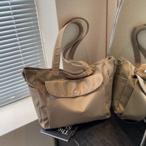 Urban Simple Large Capacity Nylon Womens Handbag 2025 New Fashion Lightweight Single Shoulder Crossbody Bag Commuter Tote Bag