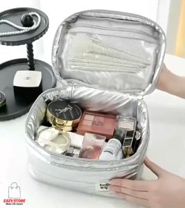 【Thurstan】กระเป๋าเครื่องสําอาง กระเป๋านุ่มนิ่ม อเนกประสงค์ ความจุขนาดใหญ่ นุ่มนิ่มกันน้ำ คุณภาพสูง ประดับไข่มุก