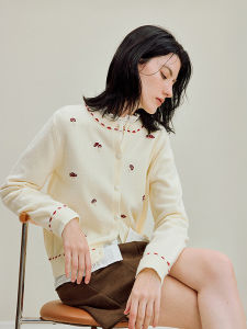 INMAN | Áo Cardigan Len Mỏng Thêu Nấm Cổ Tròn Phong Cách Thường Ngày Mùa Thu