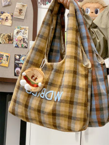 Retro Japanese Style Woolen Embroidery Large Capacity Casual Commuter Bag Handheld Tote Bag for Autumn And Winter Shopping