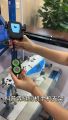Giá đỡ điện thoại có gắn nam châm máy may, kẹp giữ điện thoại xoay 360 độ chống sốc. 