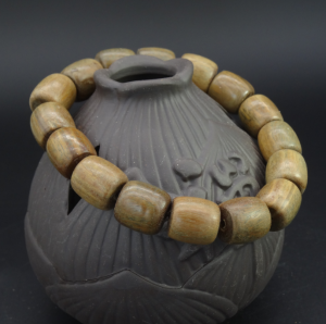 American Green Sandalwood Beads Bracelet Mens Womens Red Sandalwood Incense Scent Natural Color Sandalwood 108 Beads Bracelet