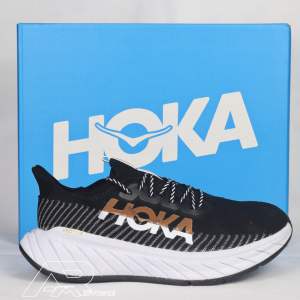 Sepatu running Pria Hoka carbon x3 black white