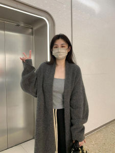 สีเทาเข้ม ความยาวปานกลาง เสื้อผ้าถัก คาร์ดิเกน ผู้หญิง ฤดูใบไม้ผลิ ฤดูใบไม้ร่วง ฤดูหนาว ผู้ชมขนาดเล็ก ดีไซน์ ยาวถึงเข่า หลวม แจ๊กเก็ต