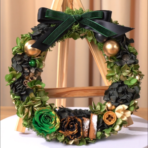 【Local Seller】Gilded Luxury Christmas Wreath 18cm Christmas Decor & Door Preserved Flower Wreath