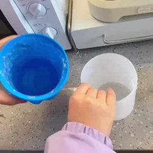 XMSJ | 2-in-1 Portable Silicone Ice Cube Maker Cylinder Mold Ice Bucket with Lid Space Saving Wine Whiskey Chiller Bar Kitchen Gadgets