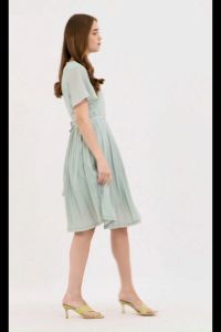 V-Neck Belted Electric Pleats Skirt Dress: A Guide for Special Occasions
