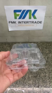 กล่องใส่ไข่ แบบ 4 ฟอง ใส่ไข่เบอร์ 2-3-4 มีปุ่มล็อค 250 ชิ้น