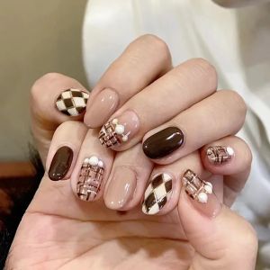 24PCS Sweater Plaid Japanese Style Ins Style Wear Fake Nail Decoration Full Coverage Caramel Diamond Plaid Press on Nails Art