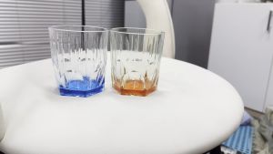 แก้วน้ำ แก้วเครื่องดื่ม แก้วคอกเทล ไฮคลาสสุดๆ หรูหราสไตล์ การออกแบบที่ตัดกัน