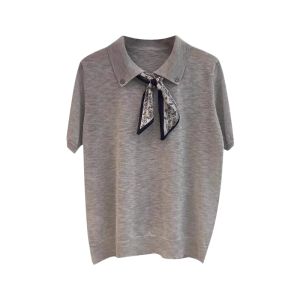 YUEZHONGWEI | เสื้อยืดคอกลมแขนสั้นผ้าไหมสีเทาสไตล์ฝรั่งเศสสำหรับผู้หญิงในฤดูร้อน เสื้อโปโลทรงสลิมฟิต แขนสั้น ผูกโบว์ ทรงหลวม สไตล์เกาหลี