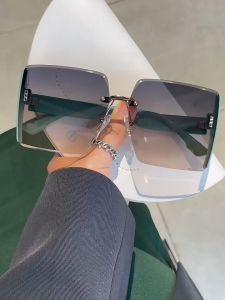 COD❤️ Kacamata Hitam Fashion Wanita Korea Kacamata Oversize Lensa Kotak Kacamata Hitam UV400