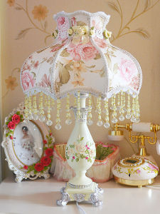 โคมไฟตั้งโต๊ะสไตล์ยุโรปแบบไร้สายสำหรับห้องนอน เรียบง่ายและสง่างาม สว่างอ่อนๆ สำหรับห้องแต่งงาน โคมไฟตั้งโต๊ะสไตล์วินเทจ