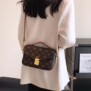 New trendy printed shoulder bag small square bag versatile and high-end fashionable retro crossbody bag
