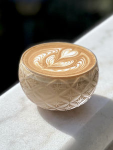 Handcrafted Glass Coffee Cup Japanese Style Sculpted Egg Cup Ball Cup Latte Cup Handheld Cup 220ml Vintage Iwatsuki Chiseling