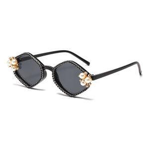 New 2025 Rhinestone Pearl Rhombic Sunglasses Women Fashion Luxury Designer Gradient Handmade Sun Glasses Female Shades Eyewear