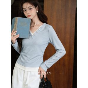 Áo Thun Xanh Đen Cổ V Thiết Kế Lớp