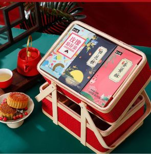 Mid-Autumn Festival Gift Box Cantonese Mooncake Set Multi-flavor Double Bamboo Basket Mooncake Gift Box 中秋节礼盒 广式月饼套装 多口味双层竹篮月饼礼盒 送礼佳品