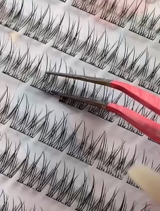 ขนตาปลอม ต่อขนตา ขนตาช่อ ขนตาต่อ ต่อขนตาปลอม ขนตาปลอมติดเอง ขนตาถาวรติดเอง false eyelashes ขนตาปลอมแบบจับช่อ ชุดต่อขนตาด้วยตัวเอง