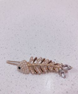 Ready Stock*Korean Style Fashion Zara Pearl Fish Bone Hair Clip Rhinestone Hair Accessories簪雅时尚特色款水钻鱼骨青蛙夹优雅珍珠发夹发饰