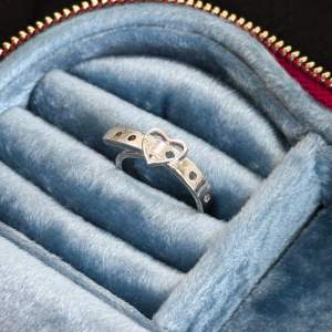 แหวนเข็มขัดหัวใจ สีเงิน 🖤- Safezone Ring 01