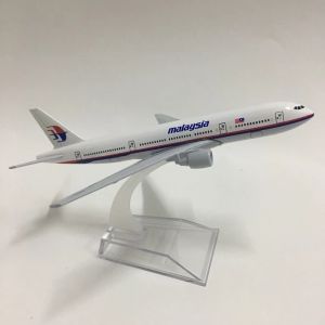 16cm 1:400 Metal Aircraft Replica Malaysia Airlines B777 Airplane Diecast Model Aviation Plane Collectible Toys Ornaments for