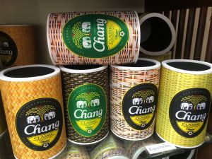 ปลอกเบียร์ ปลอกเก็บความเย็น ลายเสื่อหลากสี สวยงาม รักษาอุณหภูมิ มีขนาด กระป๋อง ขวดเล็ก และ ขวดใหญ่