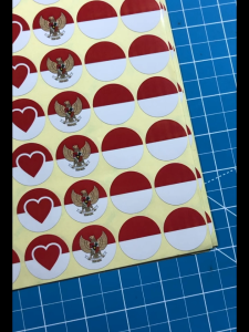 Paket 70 Stiker Pipi Merah Putih Model Bulat – Waterproof Untuk Lomba 17an & Karnaval