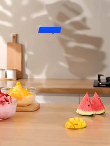 Portable Mini Manual Ice Crusher Hand Crank Manual Ice Breaker Household Razor Crusher