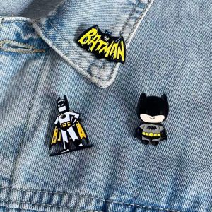 Hot Toys | 3/5Pcs Classic European and American superhero Batman brooch cartoon anime metal badge clothes bags accessories gifts for friend