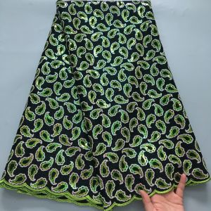 ผ้าลูกไม้ Organza สีดําโอนิกซ์ |   ลวดลาย Emerald Paisley และเลื่อมแวววาว |   ผ้าม่านเหลวสําหรับชุด Couture S4386