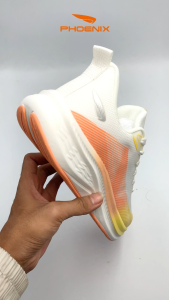 Phoenix Descendent Sepatu Running Wanita