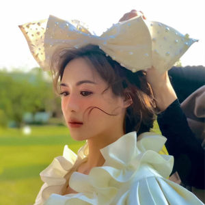 Fashion Oversized Bow Barrettes Romantic Pearl Satin Exaggerated and Personalized Bridal Wedding Head Accessories Travel Photography