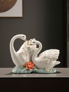 Elegant Ceramic Swan Decorative Figurine European Style Living Room Bedroom Decor for Home Desk Entrance Wedding Gift